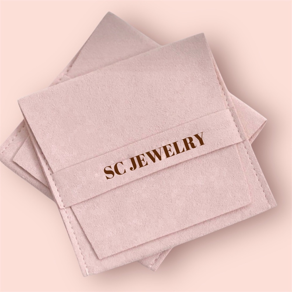 LAST ONE🔥 Triangle Hoop Earrings | 18K Gold Plated | Luxury Jewelry - Picture 5 of 9